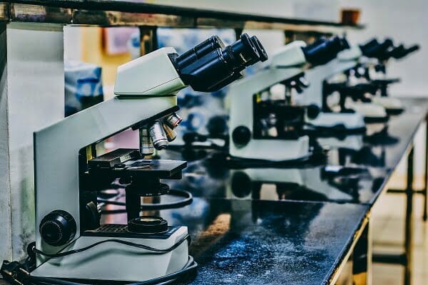 abbden itu ogrencilerine laboratuar